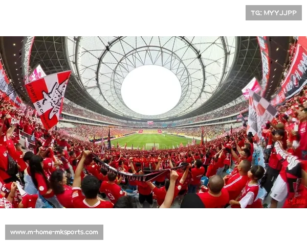 凤凰山专业足球场火爆依旧 成都主场优势成争冠重要砝码